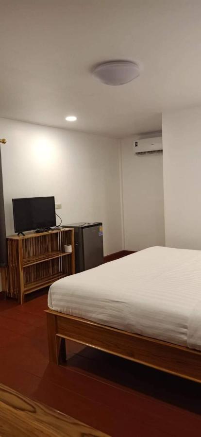 Hotel King Fa House à Mae Sot Extérieur photo